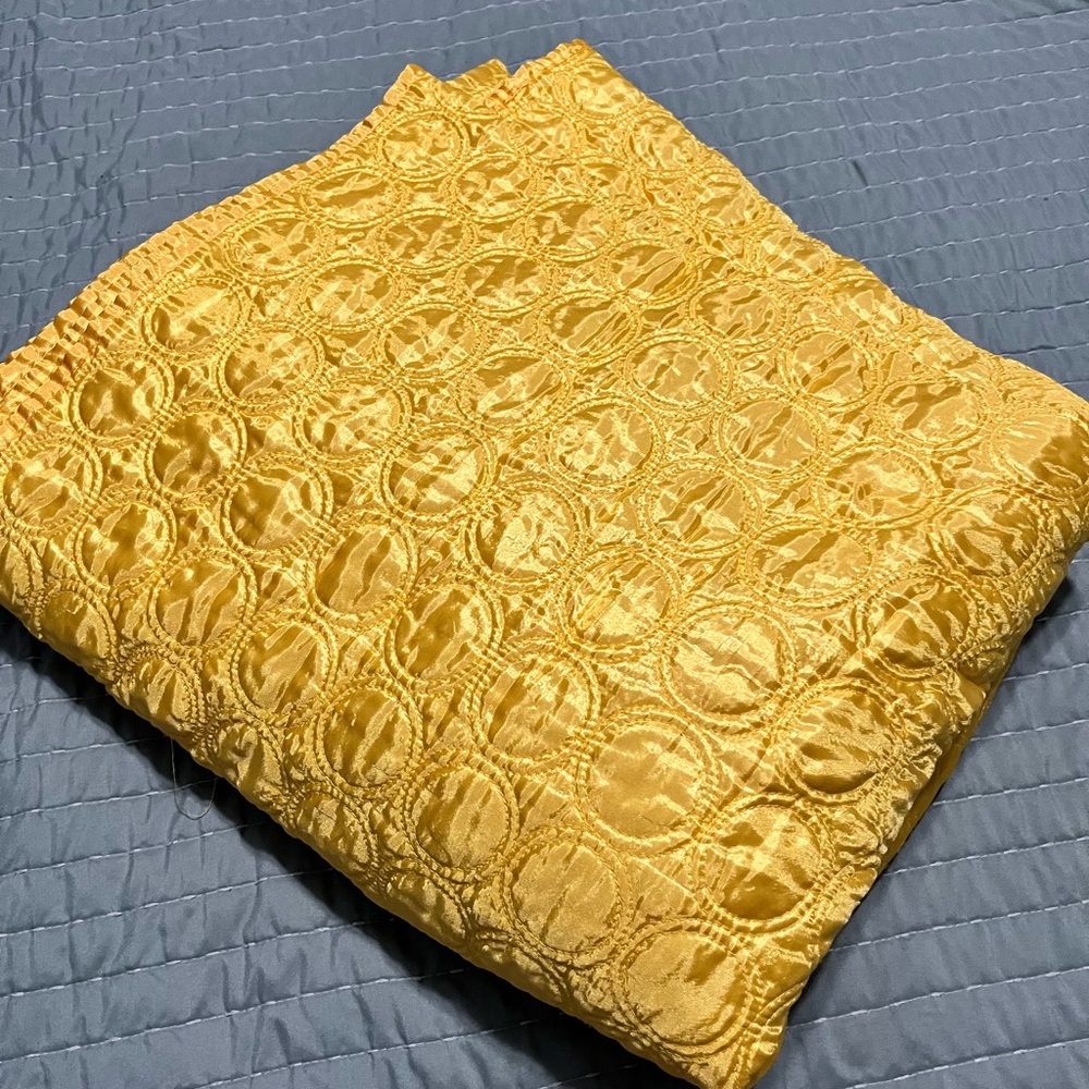 Twin Sunshine Yellow Quilted Bedspread - Picture 3 of 5